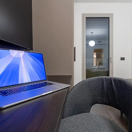 Cremona Inn Aparthotel كريمونا
