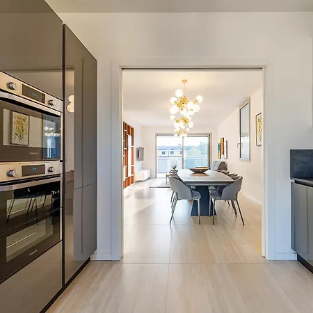 Cremona Inn Aparthotel شقة فندقية